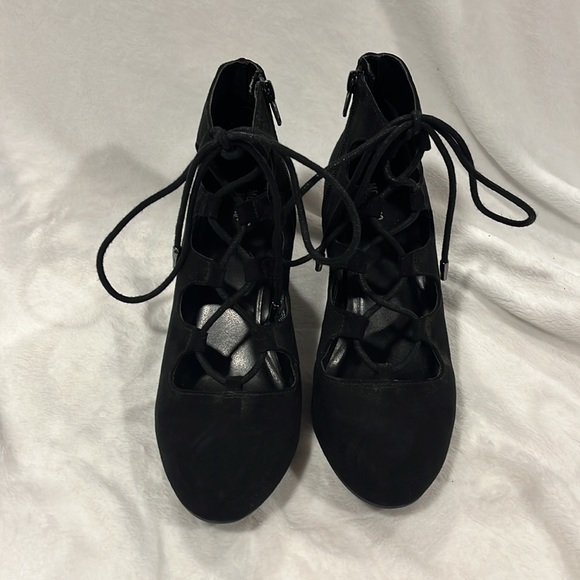 Lace up booties - Picture 2 of 6